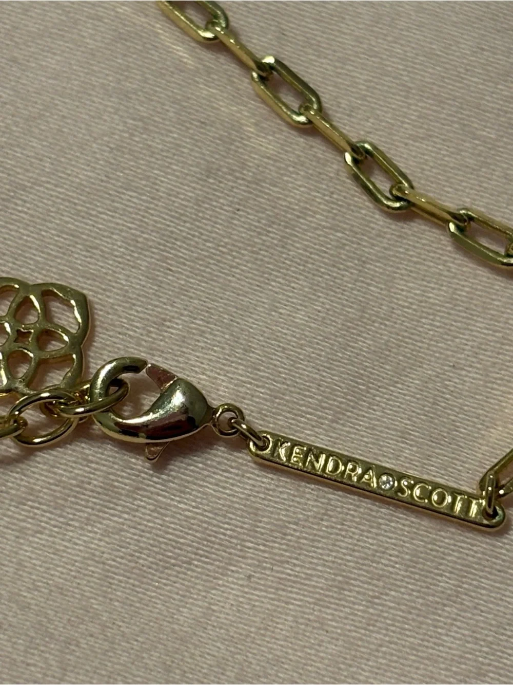 Kendra Scott Necklace new in Box